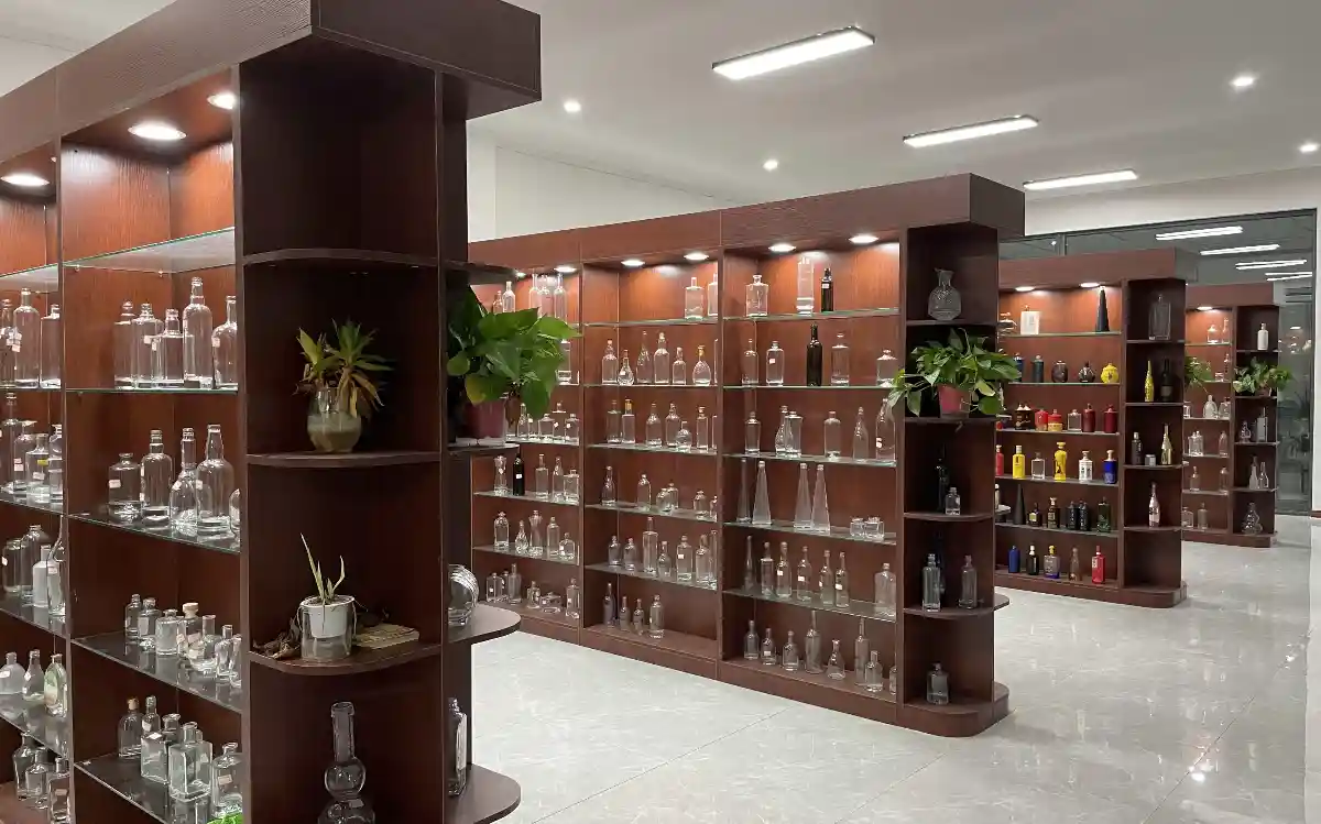 OneGlass product showroom