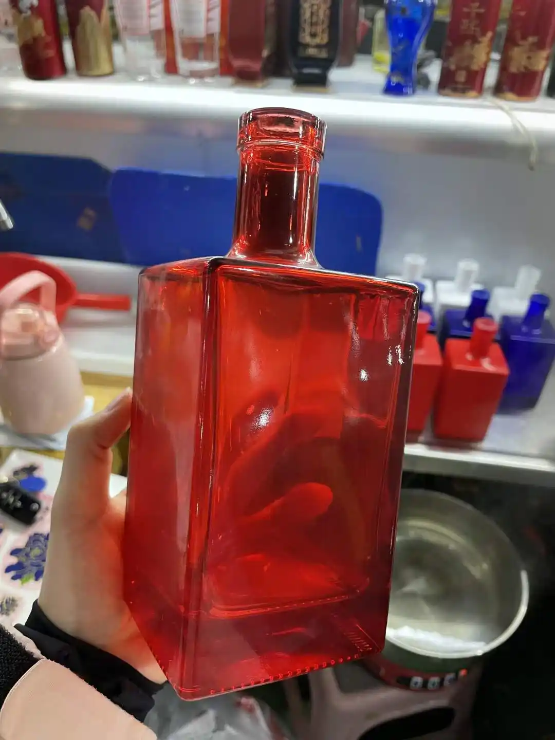 Bespoke glass bottle manufacturing at our UK facility