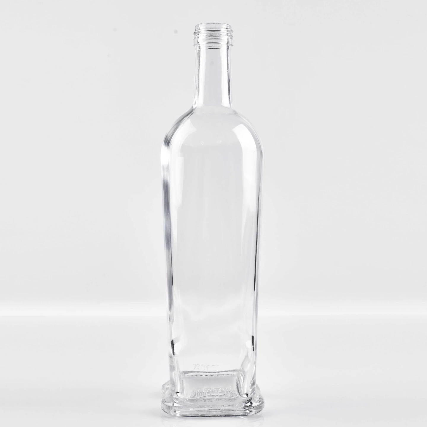 750ml Classic Glass Bottle - Premium Spirits Design