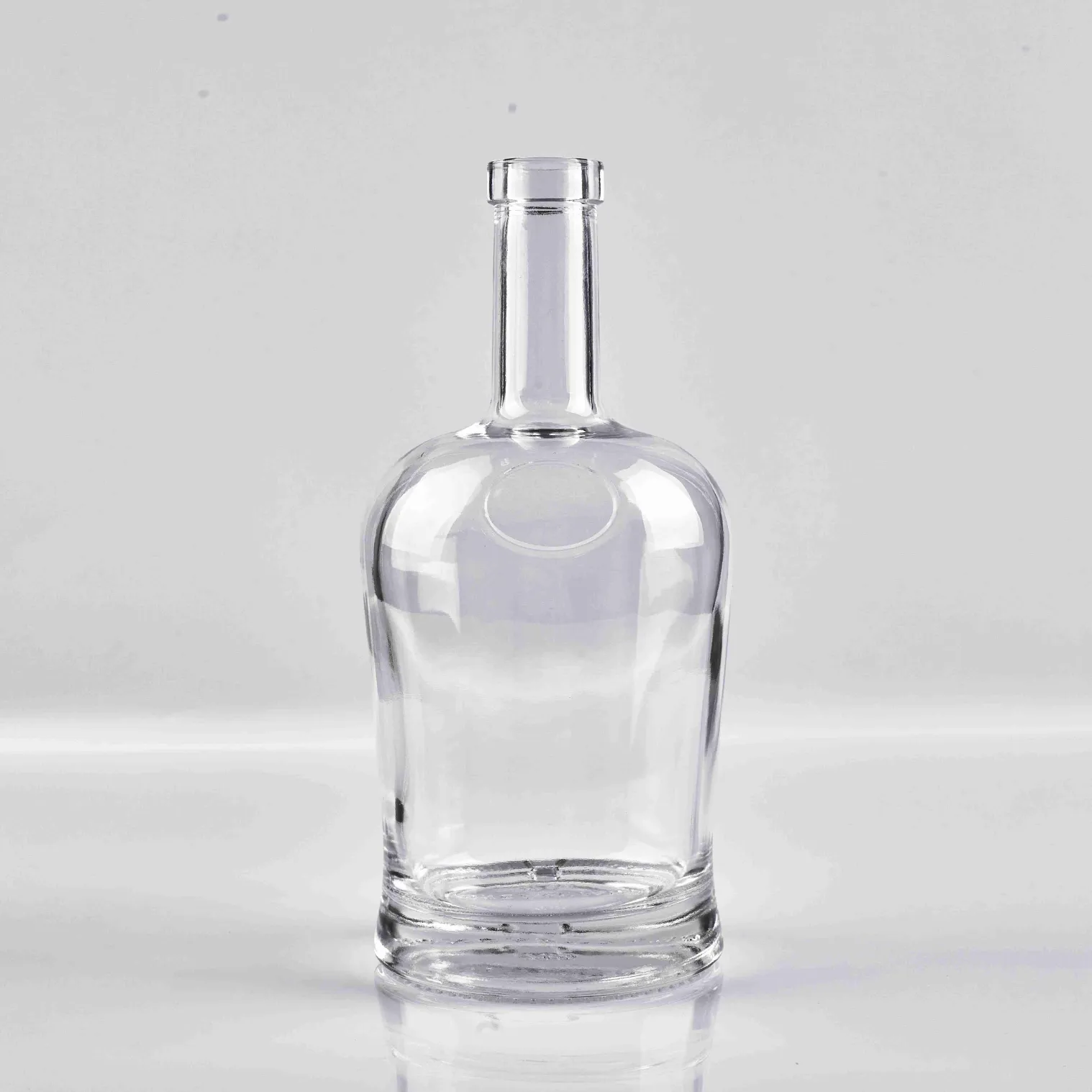 750ml Round Glass Bottle with Circular Label Area - Premium Spirits Design
